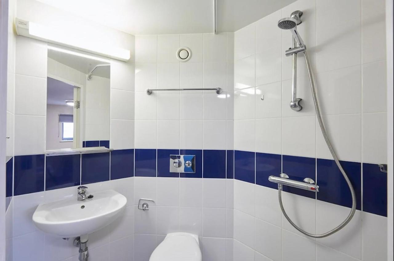 Small Double Ensuite Room Next To The City Centre Λιντς Εξωτερικό φωτογραφία